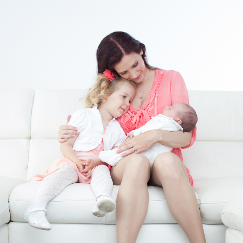 Diseño sin título Mujer cuidando de hijos
